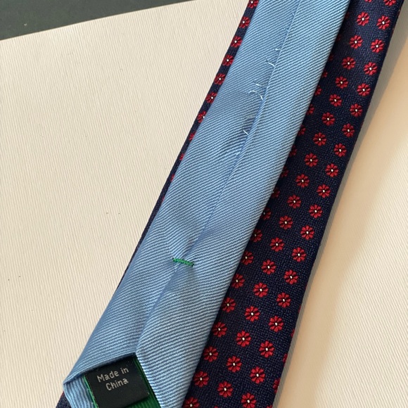 Men’s Tie - Picture 2 of 4